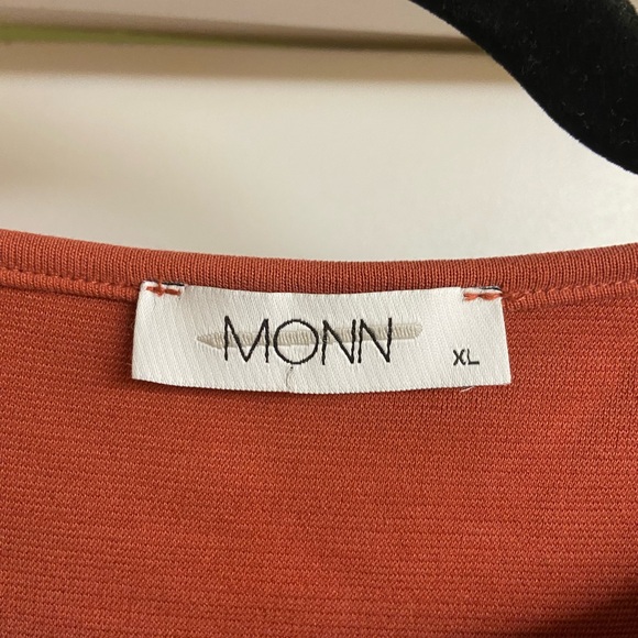 Monn Top - Picture 4 of 6